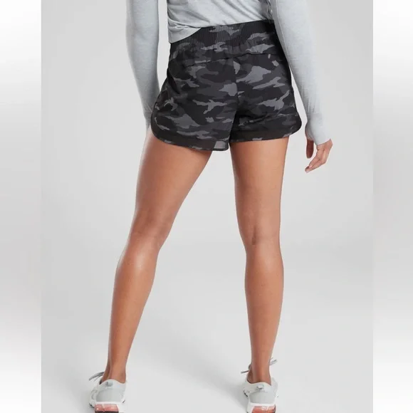 ATHLETA Athletic camo running Shorts medium - Picture 3 of 8